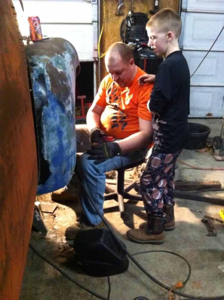 The Mad Hatter 1950 mud racer Page 2 The 1947 Present Chevrolet